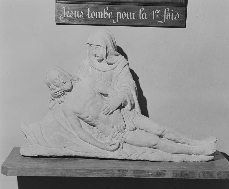 Groupe sculpté : Vierge de Pitié