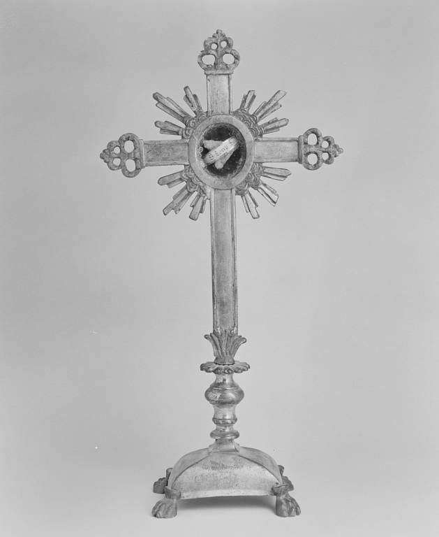 Croix-reliquaire de saint Loup