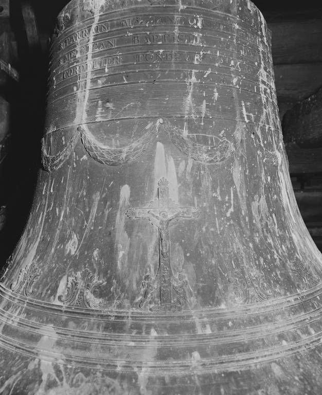 Vue côté Christ en croix