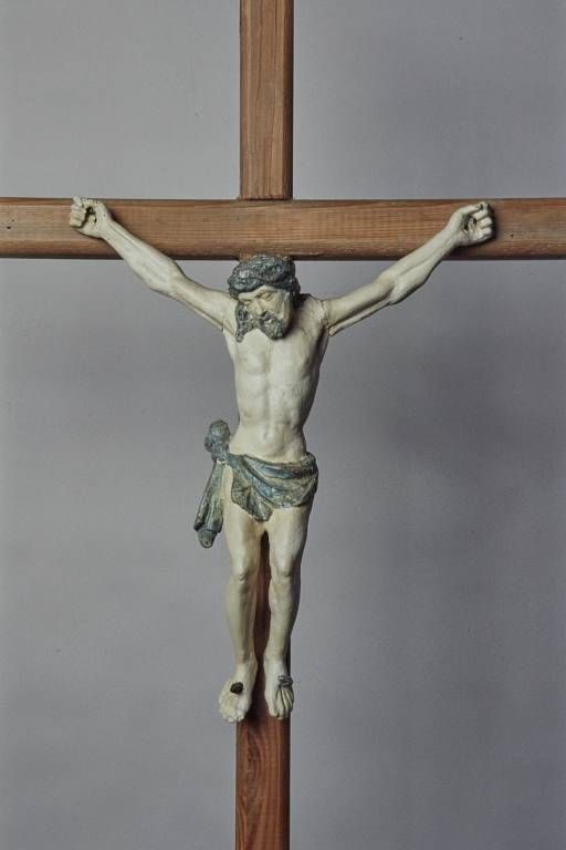 Statue : Christ en croix (No 1)