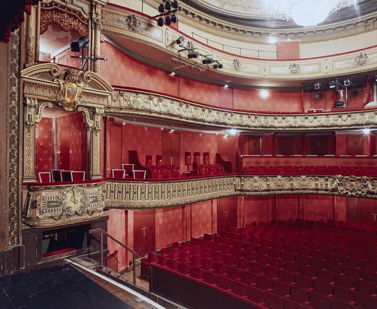 Salle vue depuis la scène.