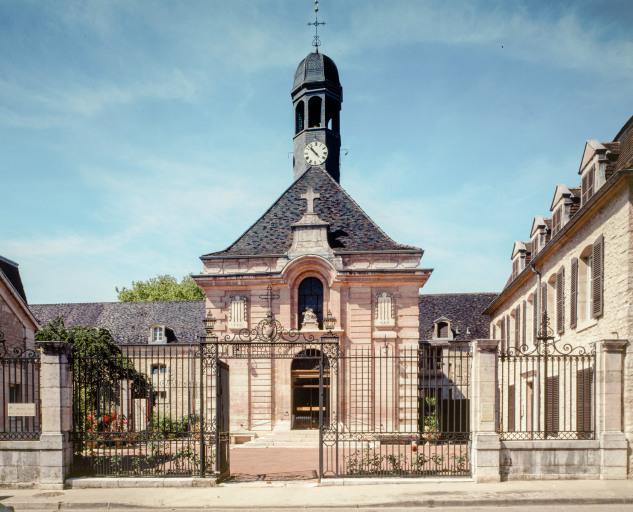 Elévation antérieure de la salle Saint-Laurent, grille d'entrée et bâtiment dit de l'administration.