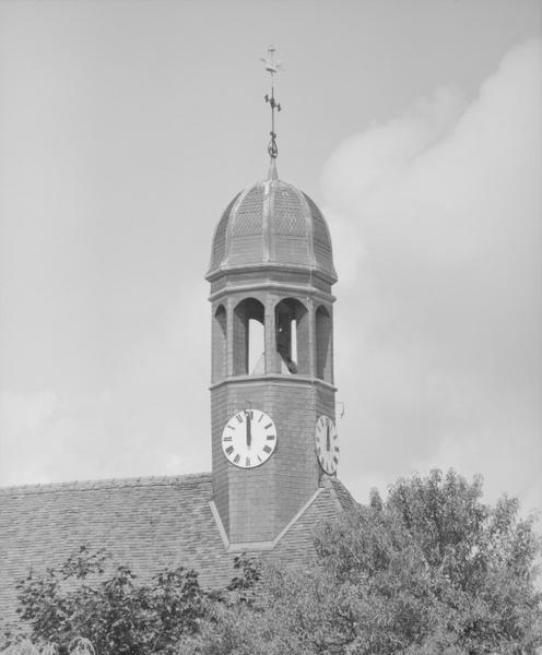 Salle Saint-Laurent, détail : campanile.