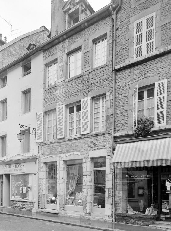 Maison 26 rue Maufoux, façade remaniée vers le milieu du 19ème siècle