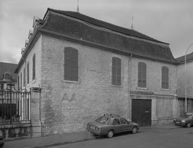 Bâtiment dit de l'administration : élévation droite sur la rue.