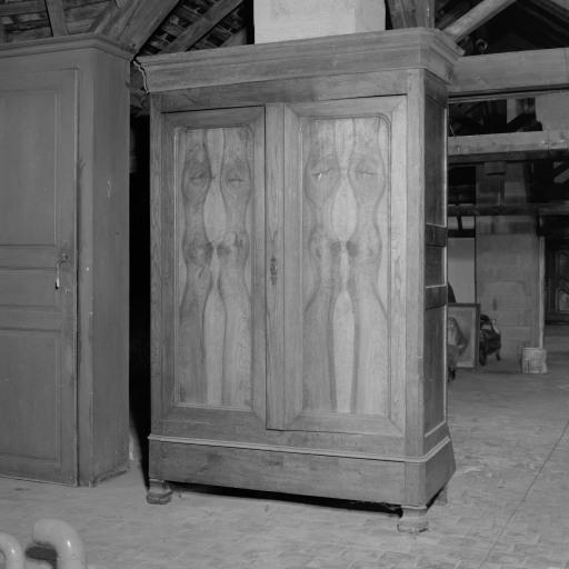 Armoire à linge n° 6
