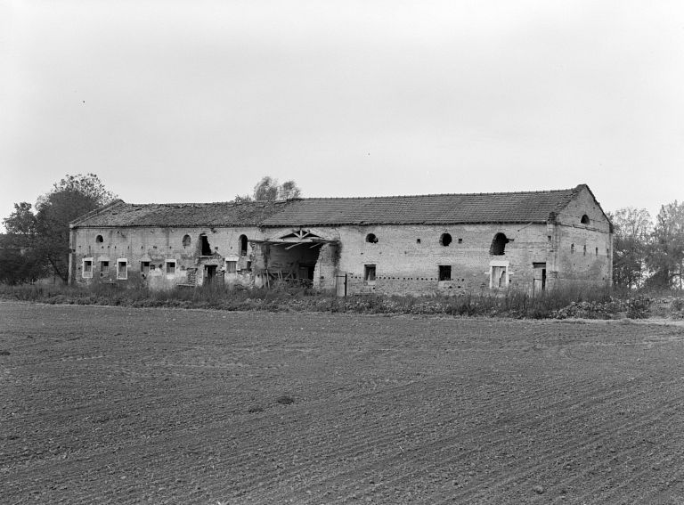 Ferme au hameau de la Couhée (cadastre section B2 parcelles 338 à 341). Les dépendances.