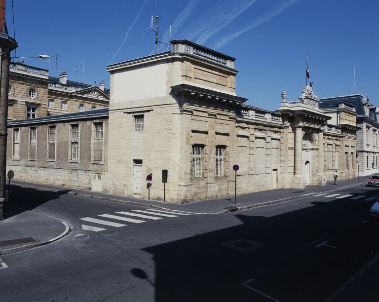 Vue d'ensemble depuis la rue de la Préfecture