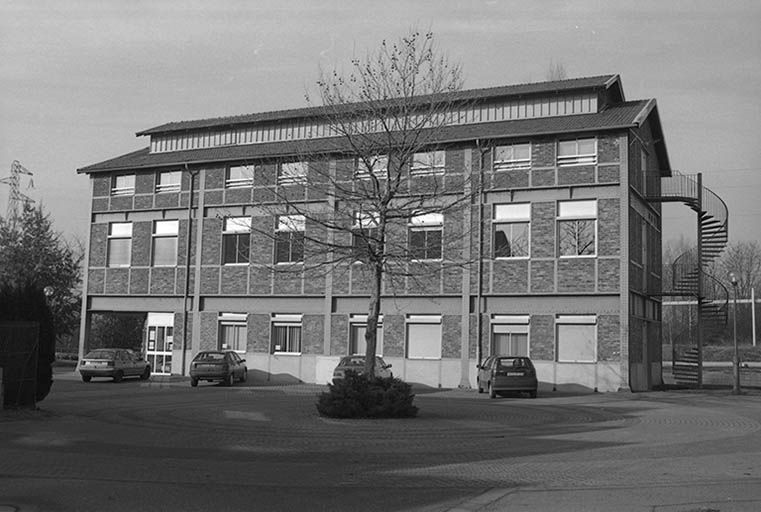 Magasin des modèles  de fonderie puis service de construction (construit vers 1930), vu de l'Est.