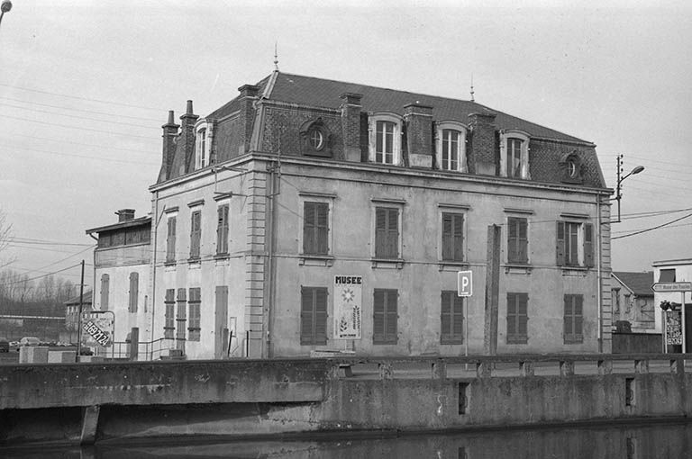 Ensemble de maisons (activités liées au canal du Centre)
