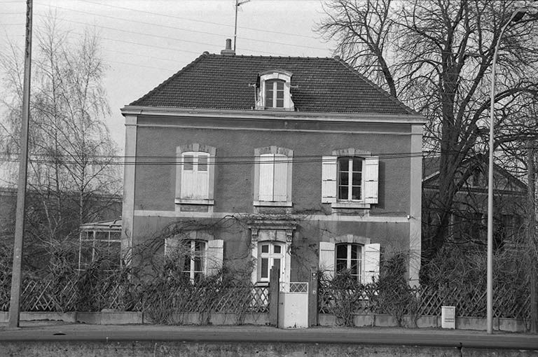 Logement du directeur commercial ou de l'architecte, construit vers 1865 : vue d'ensemble.