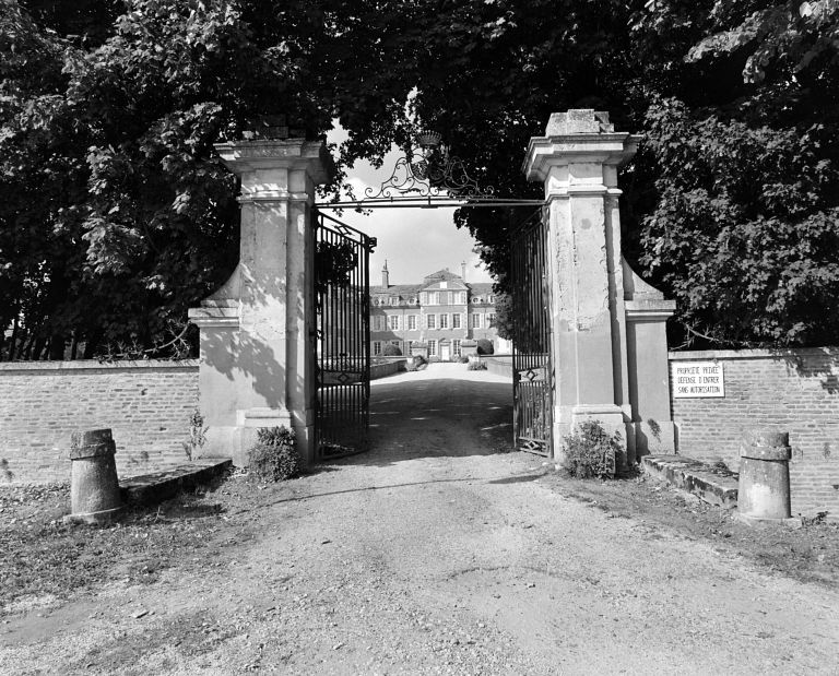 Le portail d'entrée.