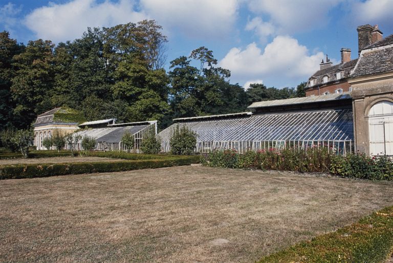 Les serres et les pavillons. Vue d'ensemble prise du sud-est.