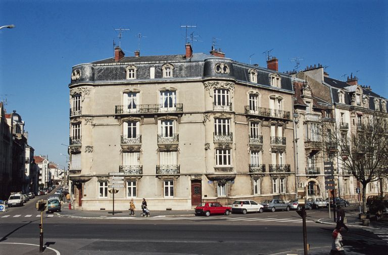 élévation sur la rue Victor-Hugo, vue générale