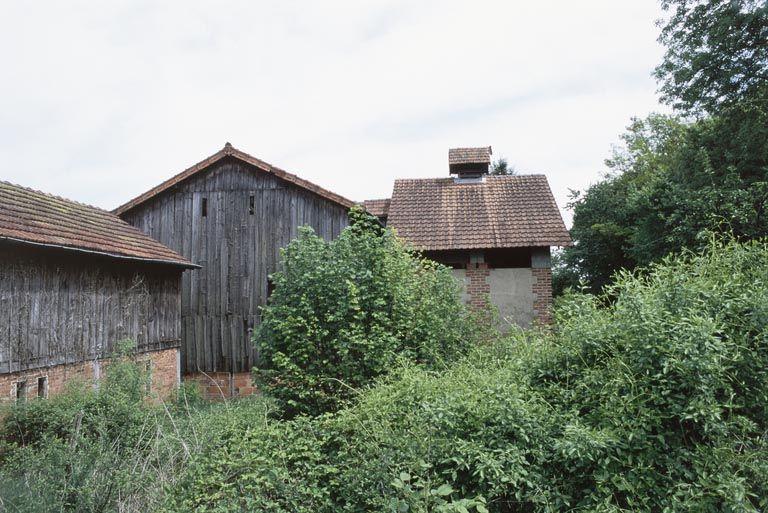 Elévation postérieure, vue d'ensemble.