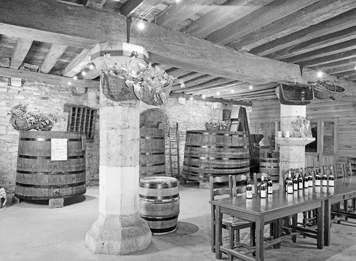 Bâtiment sud : cuverie, vue d'ensemble prise de l'entrée