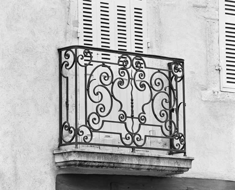 Maison 4 rue Belle-Croix, garde-corps en fer forgé de la baie d'axe