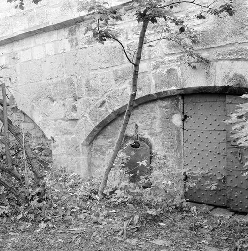 Base du mur-pignon, détail de deux arcades basses