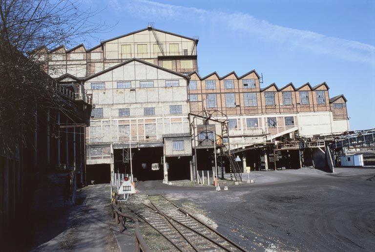 Elévation latérale sud-ouest, vue d'ensemble.