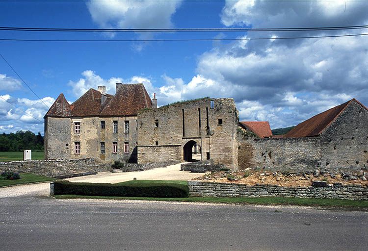 Vue d'ensemble prise de l'ouest.