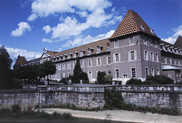 Façade postérieure (ouest) sur l'Ouche.