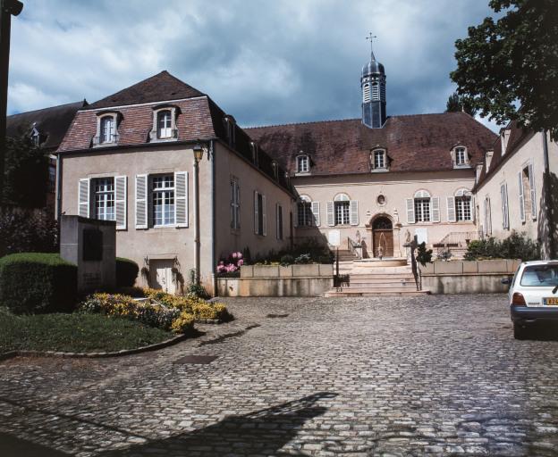 Hôpital Saint-Nicolas, puis hôpital local