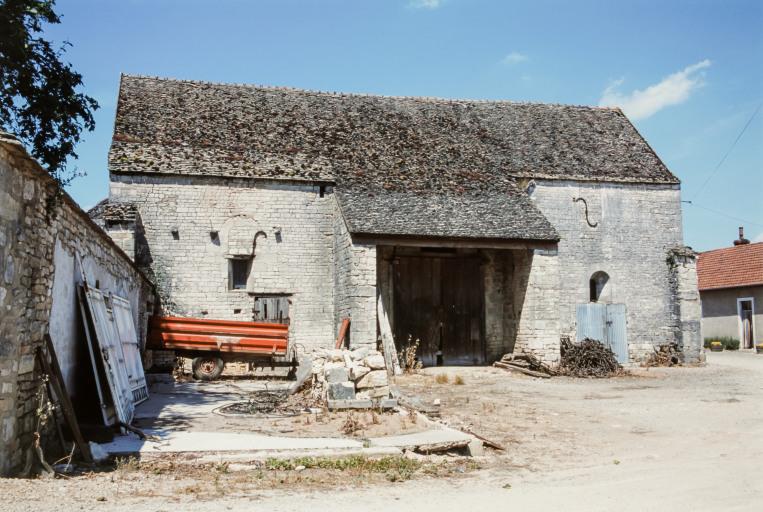 Vue de la chapelle : façade latérale.