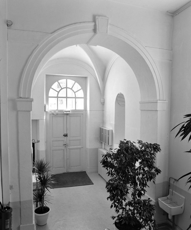 Ancienne église Saint-Etienne : chapelle de l'enfant Jésus, actuellement vestibule
