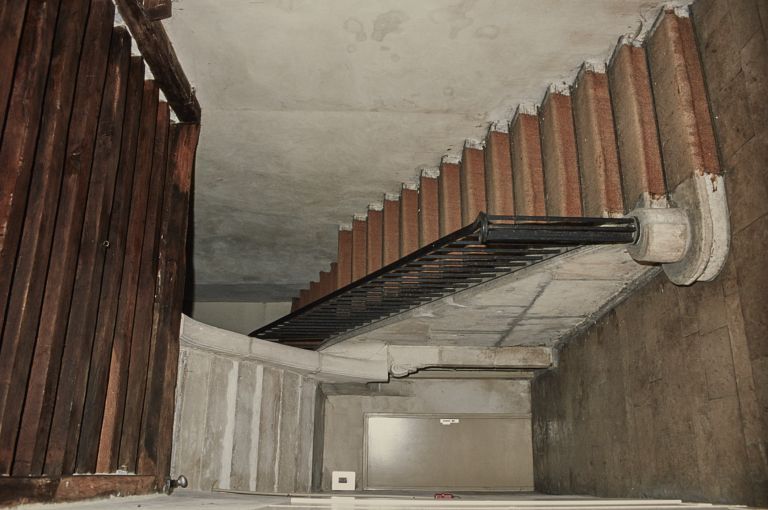 Bâtiment conventuel, corps central : passage et escalier situés à l'extrémité gauche