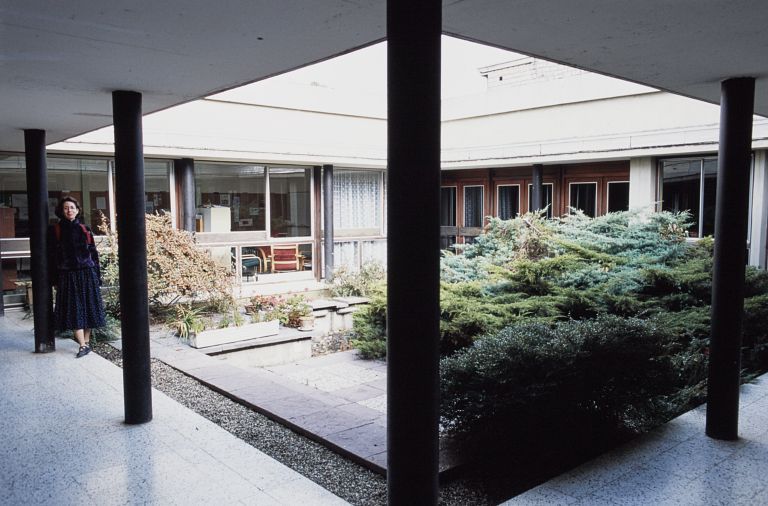 Les bâtiments de l'extension : jardin intérieur