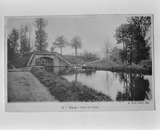 Vue d'ensemble prise du sud. Carte postale ancienne, édit. B. F. Paris. Oblitération datée mars 1905.
