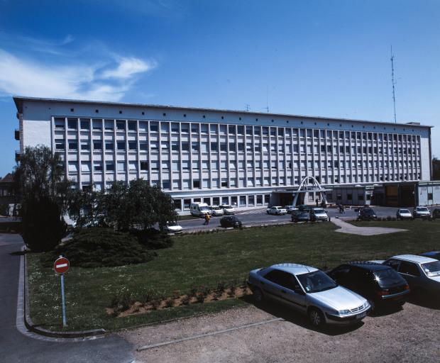 Bâtiment de chirurgie, façade antérieure.