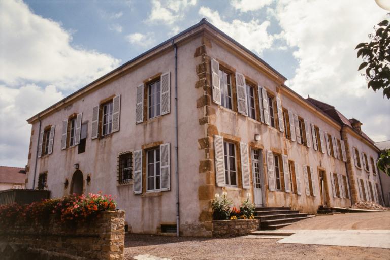 Façade antérieure et élévation gauche.