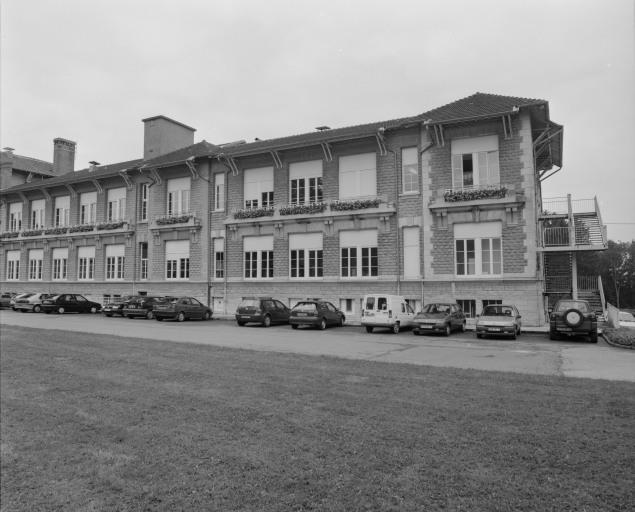 Vue des bâtiments.