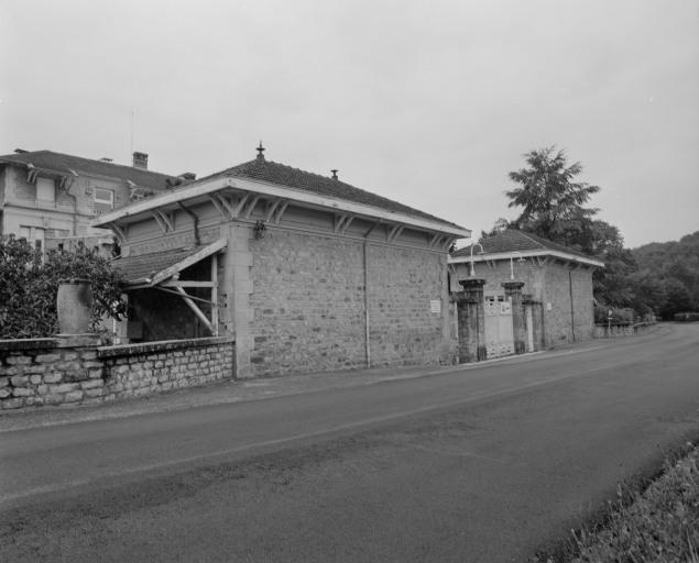 Pavillons d'entrée.