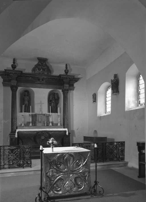 Vue rapprochée du choeur.