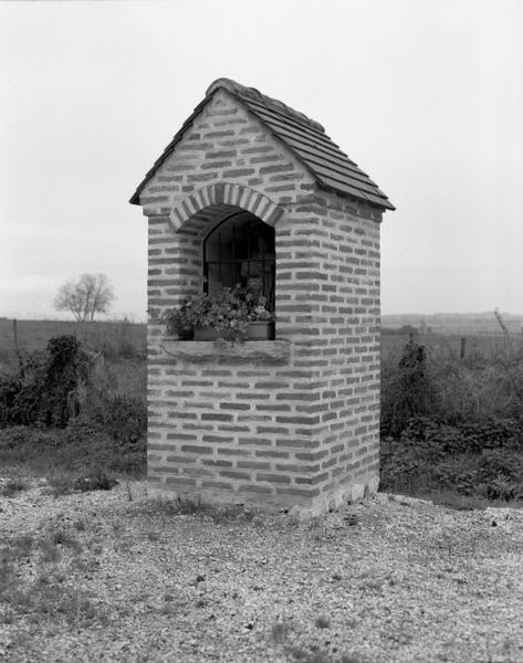 Vue d'ensemble. La statue du saint, volée en 1983, a été remplacée par une copie réalisée par Marc Desgoutte.