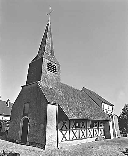 Vue d'ensemble : façade et élévation droite.