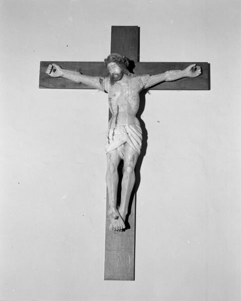 Statue : Christ en croix