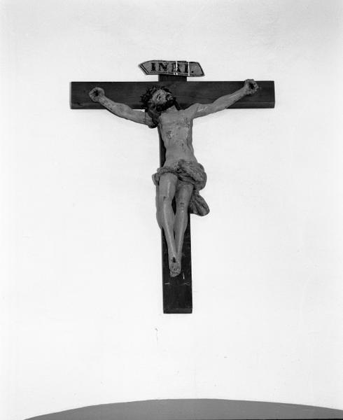 Statue : Christ en croix