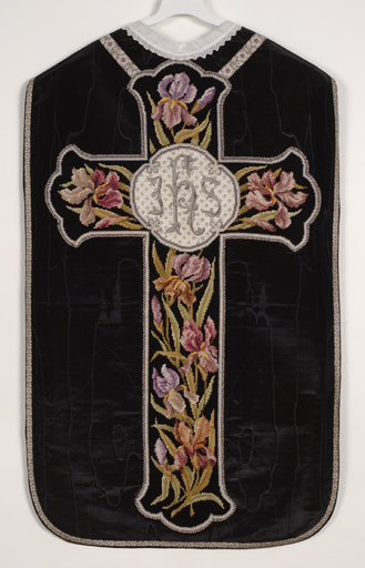 Chasuble et ses accessoires (ornement noir) n° 13