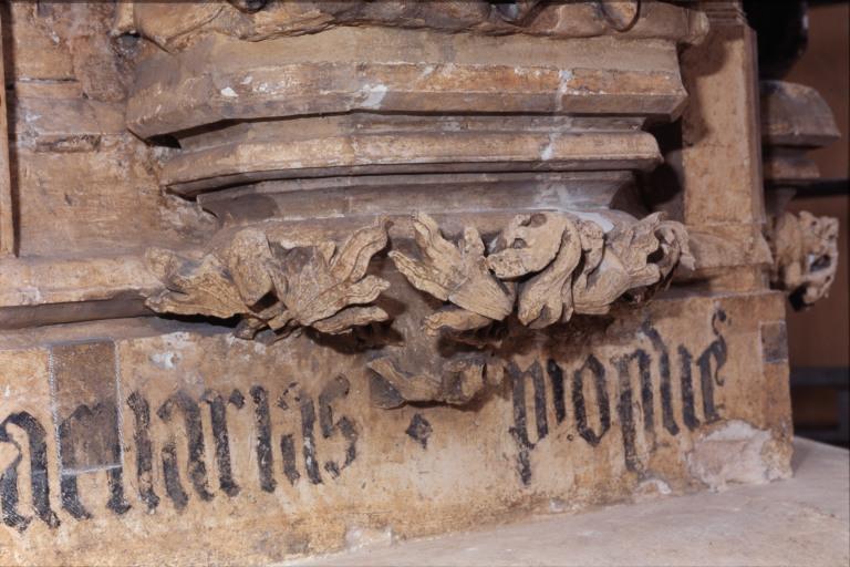 Vue de la console de Zacharie et de l'inscription peinte.