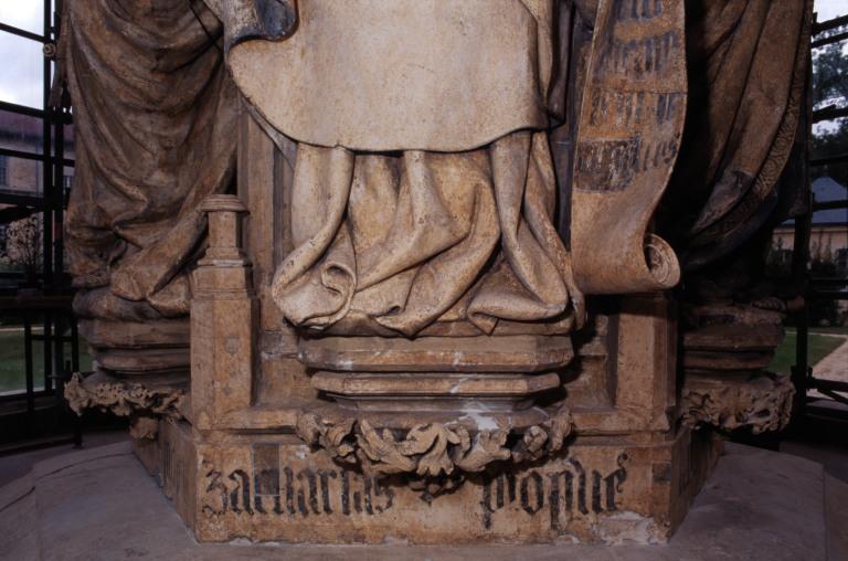 Vue de la console de Zacharie et de l'inscription peinte.