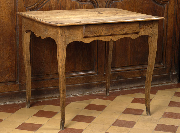 Troisième table.