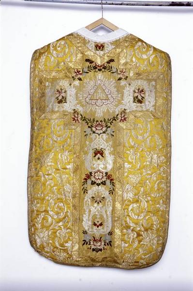 Ornement doré : chasuble