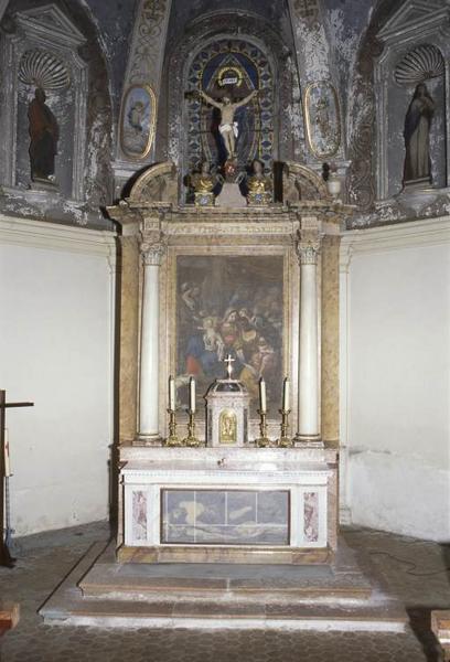 Ensemble du maître-autel, de son tabernacle et du retable