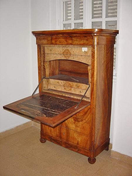 Commode-secrétaire à abattant (n° 1)