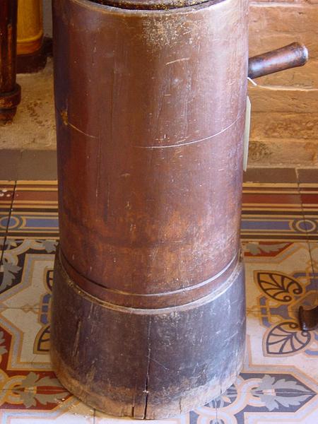 Porte-mortier cylindrique.