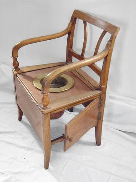 Fauteuil d'aisances et son pot