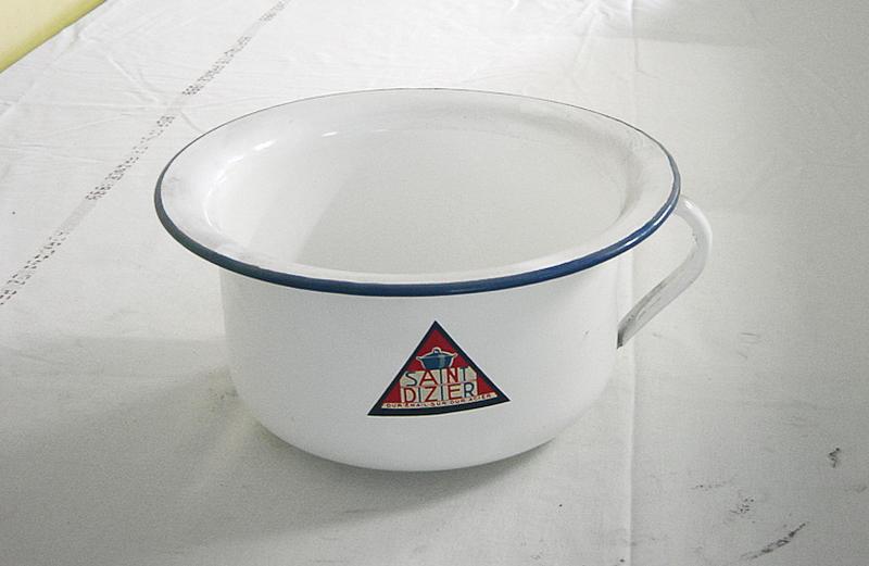 Vue d'un pot de chambre.